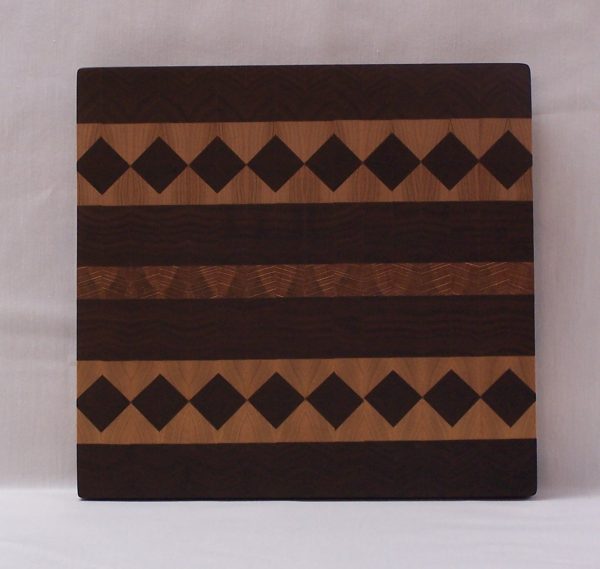 Diamond Back Cutting Board with Bevel and Feet